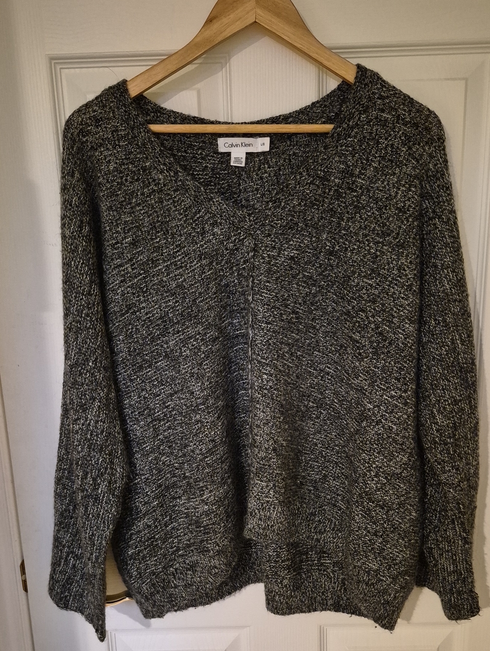 Calvin Klein Women's Cozy Grey Marled V-Neck Sweater Large